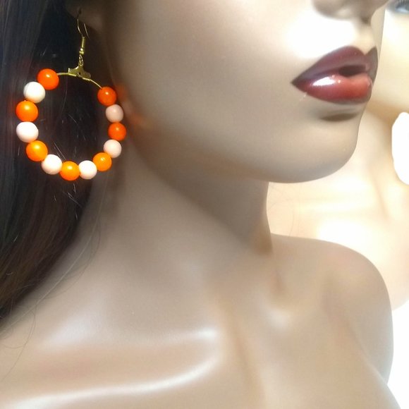 Medium Size Peach And Orange Hoop Earrings, Beaded Hoop Earrings, Colorful Hoops - Picture 5 of 7